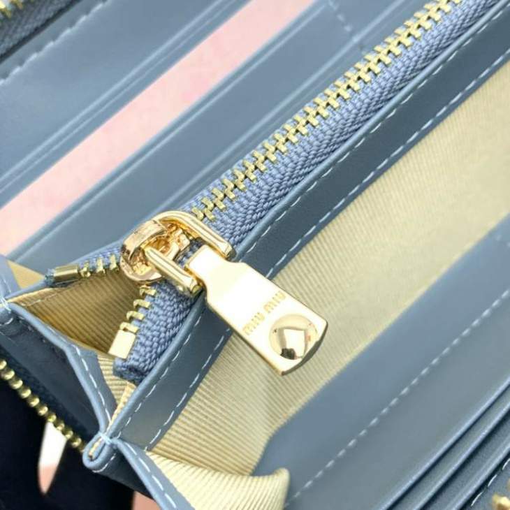 Picture of Miu Miu Wallets _SKUfw184986005fw